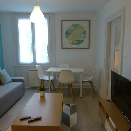 Appt Contemporain & Romantique Fosse Des Orphelins Appartement *